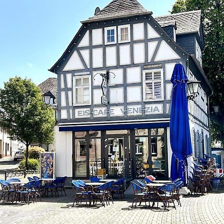 Tiny Apartment With Spacious Terrace On The Rhine Neuwied Exterior photo