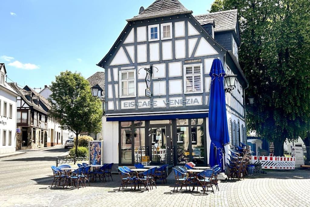 Tiny Apartment With Spacious Terrace On The Rhine Neuwied Exterior photo