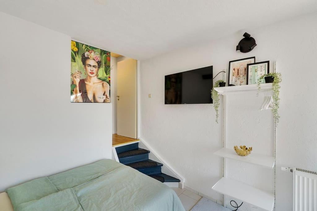 Tiny Apartment With Spacious Terrace On The Rhine Neuwied Exterior photo