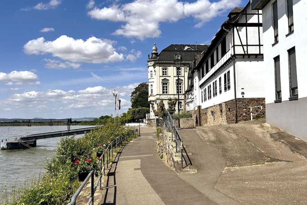 Tiny Apartment With Spacious Terrace On The Rhine Neuwied Exterior photo
